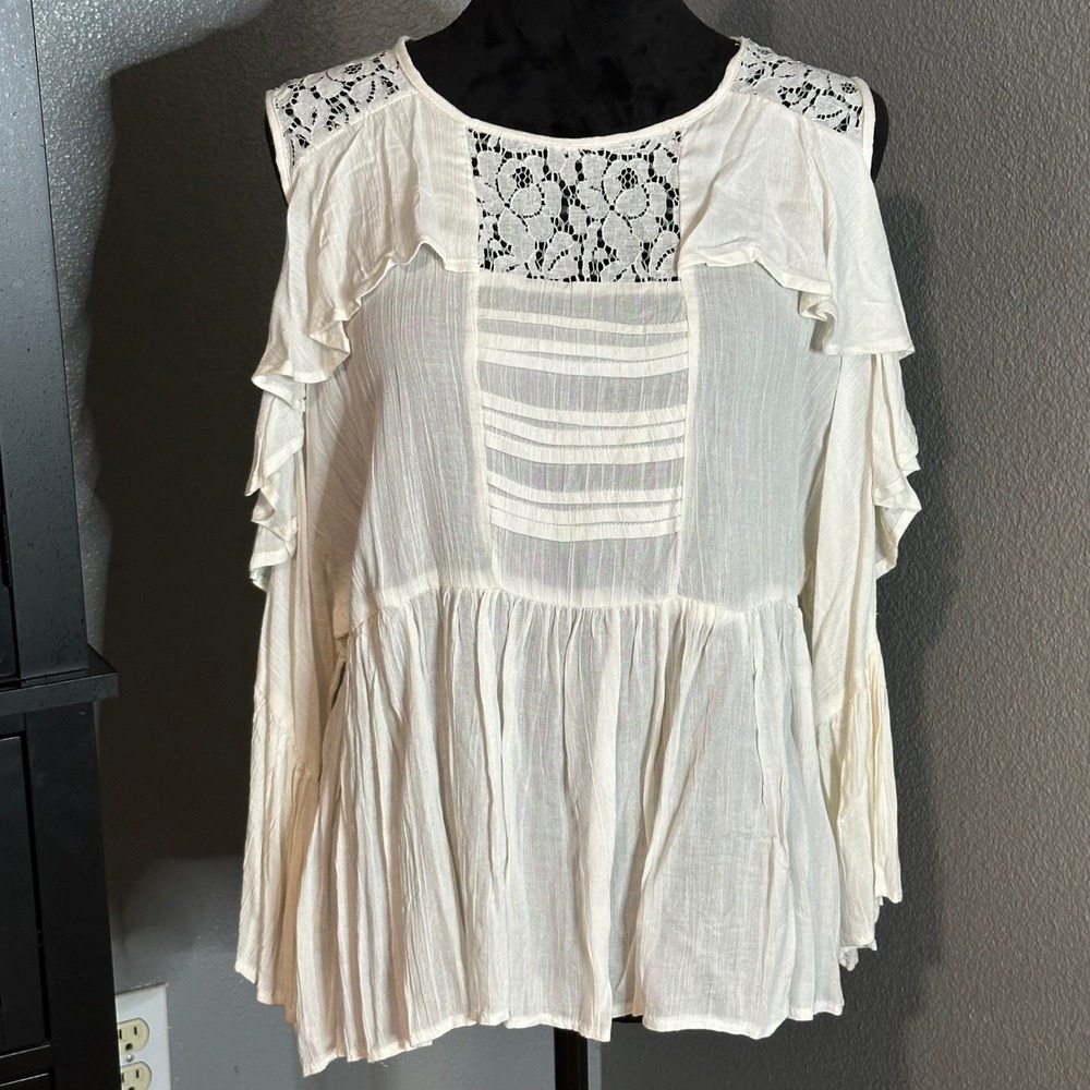 Angie‎ Ivory Lace Ruffle Boho Blouse Medium Cold Shoulder Cottagecore Feminine